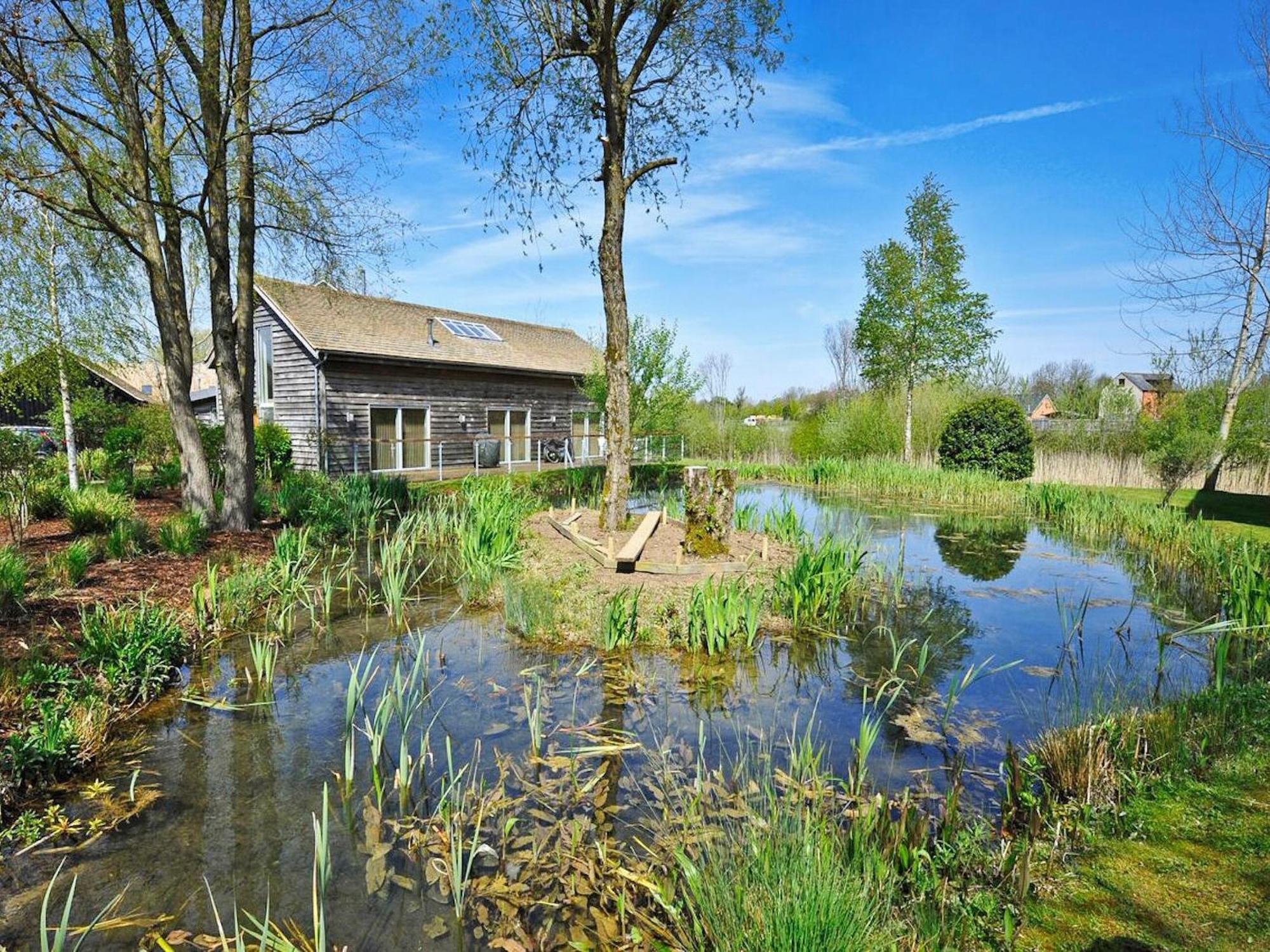 Coot Lodge Somerford Keynes 外观 照片